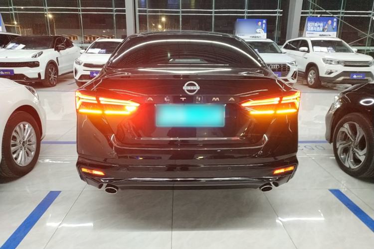 Used Nissan Teana 2024 2.0L SV Black Gold Edition
