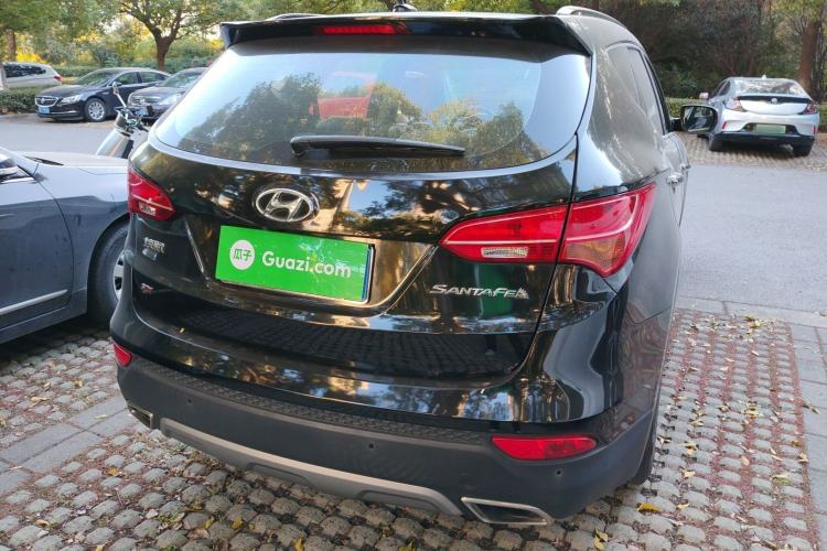 Used Hyundai Santa Fe 2015 2.4L Automatic Two-Wheel Drive Smart Version 5 Seats