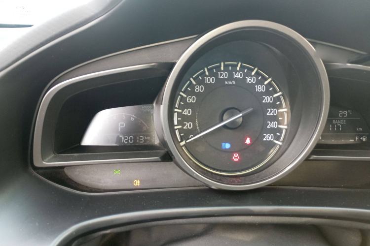 Used Mazda Mazda 3 Axela 2019 Cloud-Control Edition Hatchback 1.5L Automatic Comfort Model China VI Standard
