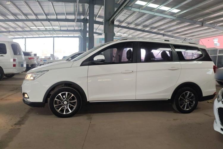 Used Baojun 730 2019 1.5L Manual Fashion Model 7-seater China VI
