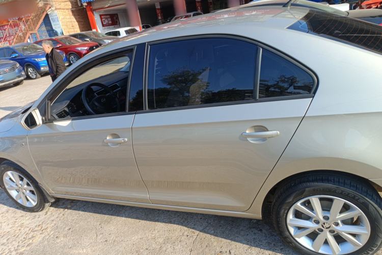 Used Skoda Rapid 2016 1.6L Manual Trend Edition
