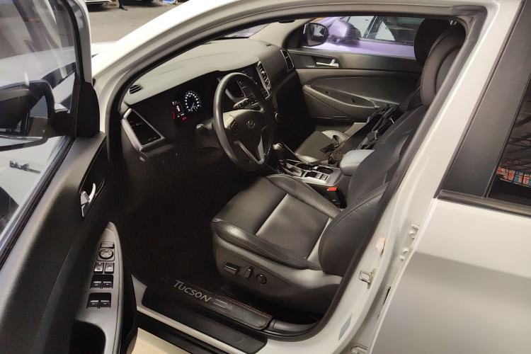 Used Hyundai Tucson 2018 1.6T Dual-Clutch Two-Wheel Drive 15th Anniversary Special Edition