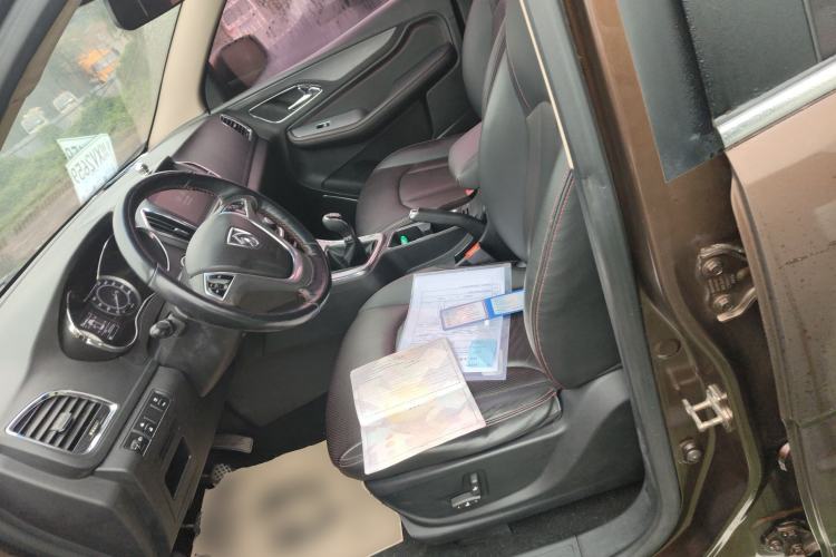 Used Baojun 560 2015 1.8L Manual Luxury Model