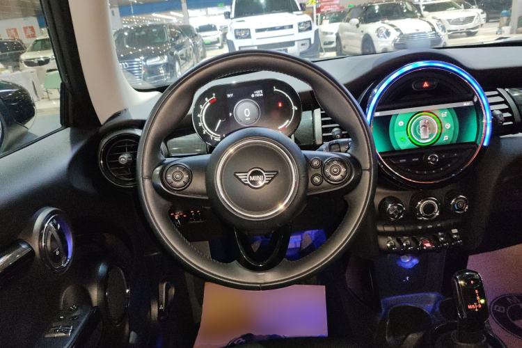 Used  MINI 2021 1.5T COOPER Classic Edition
