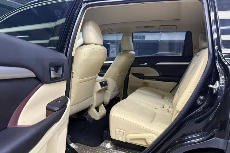 Used Toyota Highlander 2015 2.0T Four-Wheel Drive Luxury Edition 7-Seater
