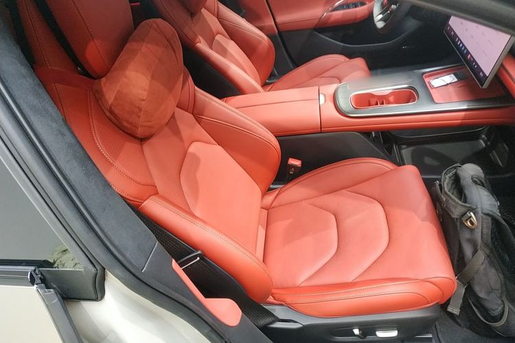 Used  SU7 2024 Four-Wheel Drive Ultra-Long Range Advanced Intelligent Driving Max Edition
