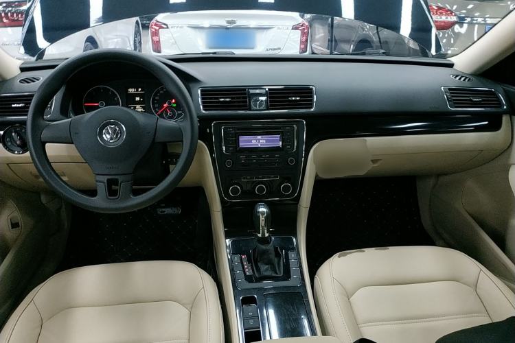 Used Volkswagen Passat 2014 1.8TSI DSG Luxury Edition
