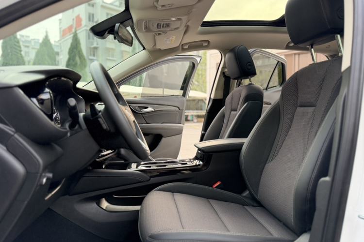 Used Buick Envision 2022 Encore S 552T Two-Wheel Drive Elite Model
