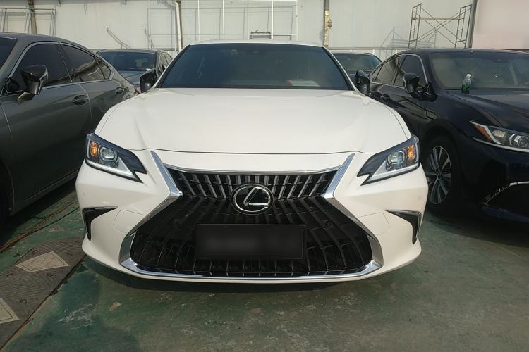 Used Lexus ES 2022 300h Excellence Edition