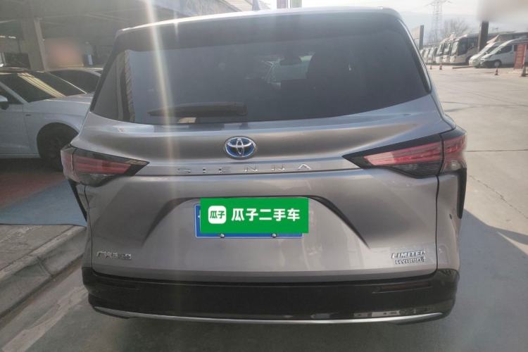 Used Toyota Sienna 2021 2.5L Hybrid Premium Edition
