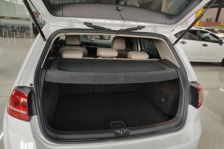 Used Volkswagen Golf 2016 230TSI Automatic Luxury Version
