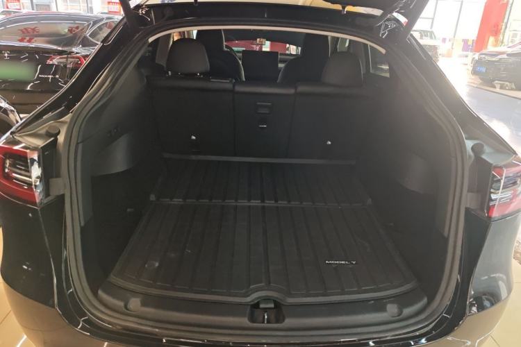 Used Tesla Model Y 2023 Rear-Wheel-Drive Version
