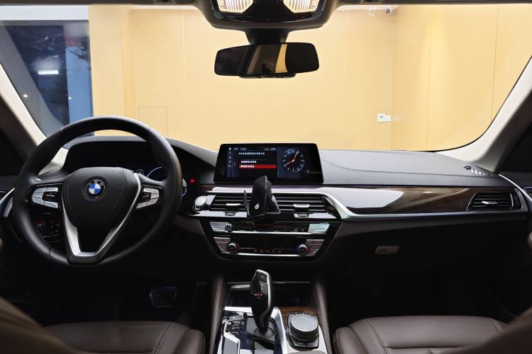 Used BMW 5 Series 2019 Facelifted 525Li Luxury Package
