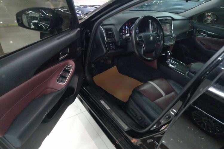 Used Toyota Crown 2017 2.0T Sport Edition
