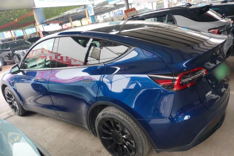 Used Tesla Model Y 2021 Long-Range All-Wheel-Drive Version

