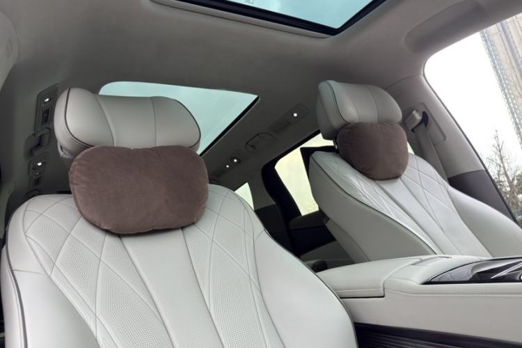 Used Denza D9 2024 DM-i 980 Four-Wheel Drive Flagship Model