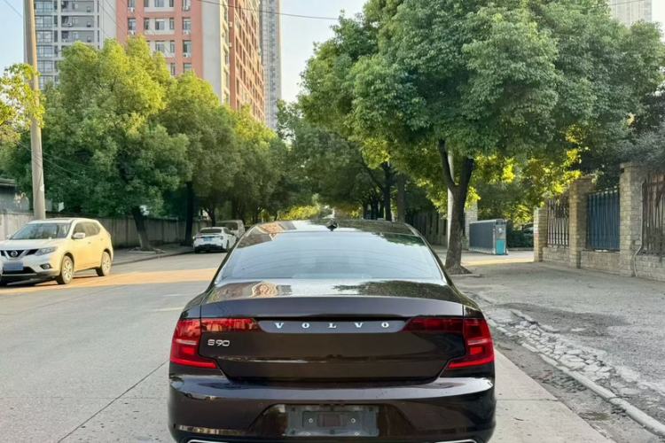 Used Volvo S90 2018 T4 Zhiyuan Edition
