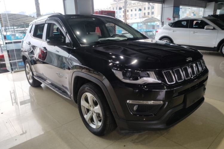 Used  Compass 2017 200T Automatic Family Edition
