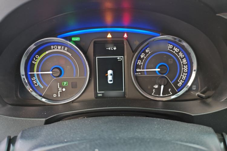 Used Toyota Corolla 2016 Dual-Engine 1.8L E-CVT Luxury Edition
