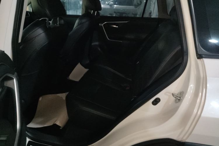 Used Toyota Wildlander 2022 2.0L CVT Two-Wheel Drive Luxury Edition
