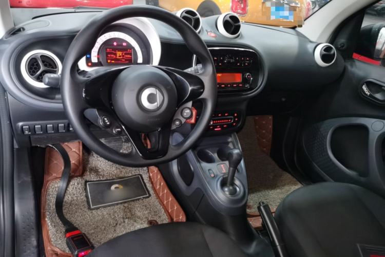 Used  fortwo 2015 1.0L 52 kW hardtop Dynamic version
