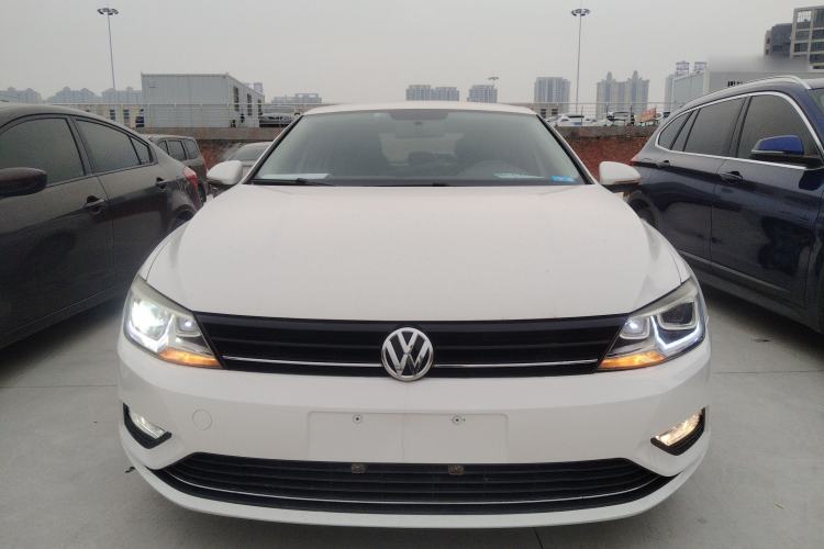 Used Volkswagen Lamando 2015 230TSI DSG Fashion Edition
