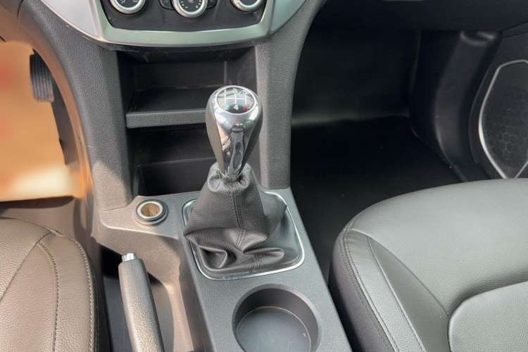 Used JMC Yuhu 3 2018 2.5T Diesel Two-Wheel Drive Advanced Version Standard Wheelbase
