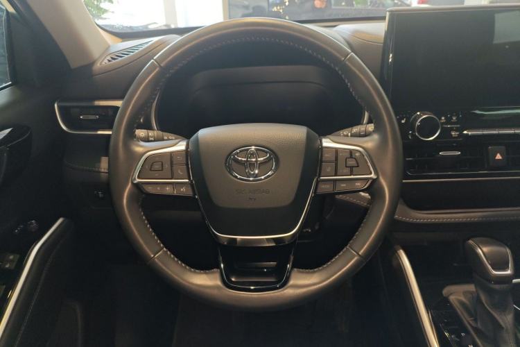 Used Toyota Highlander 2024 2.5L Smart Electric Hybrid Dual-Motor All-Wheel-Drive Luxury 7-Seater

