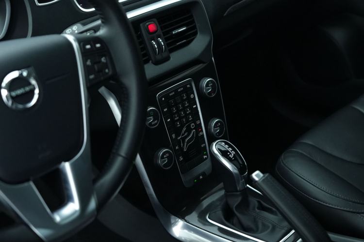 Used Volvo V40 2019 T3 Zhiyi Edition
