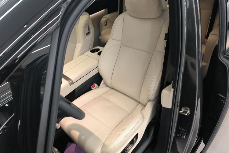 Used Li Auto MEGA 2025 Ultra Smart Refreshed Edition