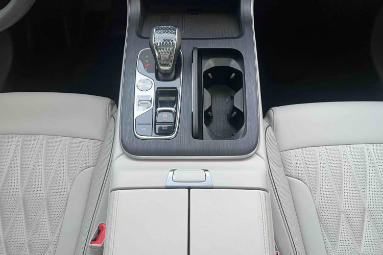 Used GAC Trumpchi GS8 2022 Flagship Series 2.0 TGDI Four-Wheel Drive Luxury Smart Connectivity Version (7 Seats)
