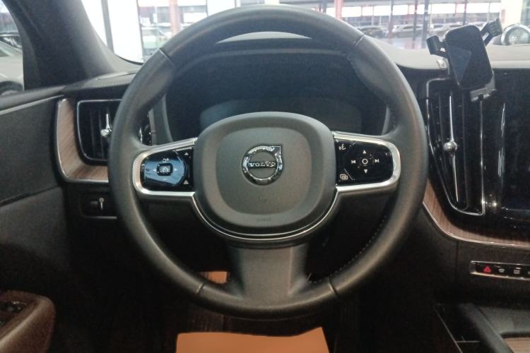 Used Volvo XC60 2021 T5 4x4 Smart Luxury Edition
