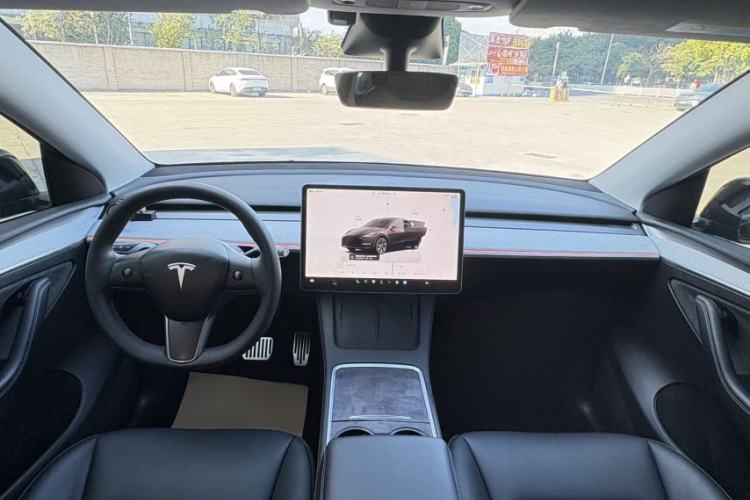 Used Tesla Model Y 2023 Rear-Wheel-Drive Version
