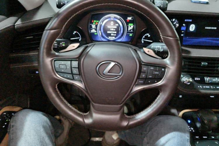 Used Lexus LS 2020 500h Excellence Edition China VI standard