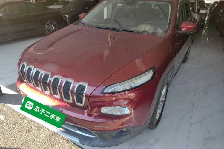 Used  Cherokee 2017 2.0L Superior Edition