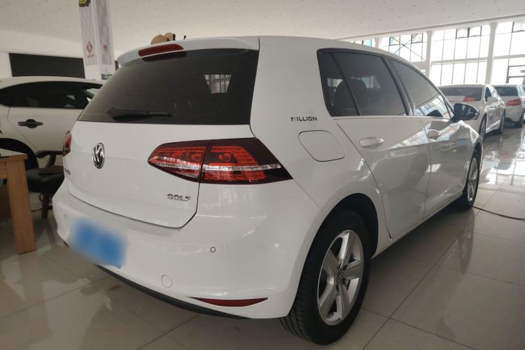 Used Volkswagen Golf 2017 1.6L Automatic Comfort Million-Vehicle Anniversary Edition