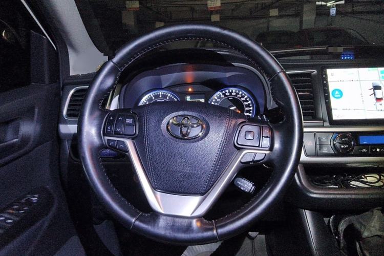 Used Toyota Highlander 2018 2.0T Four-Wheel Drive Luxury Edition 7 Seats China V Emission Standard
