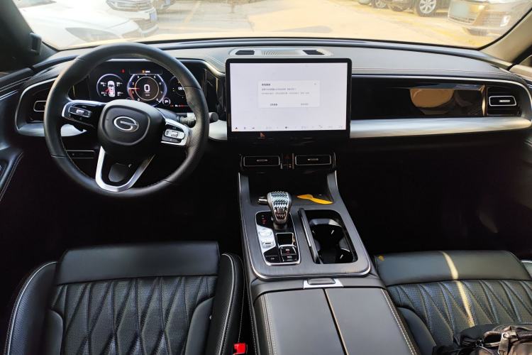 Used GAC Trumpchi GS8 2024 Linghang Series 2.0 TGDI Two-Wheel Drive Luxury Smart Connectivity Version
