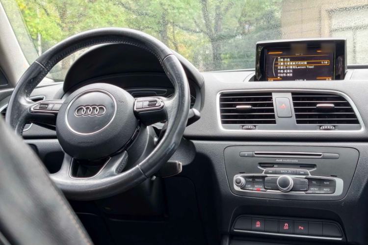 Used Audi Q3 2016 35 TFSI Fashion Model
