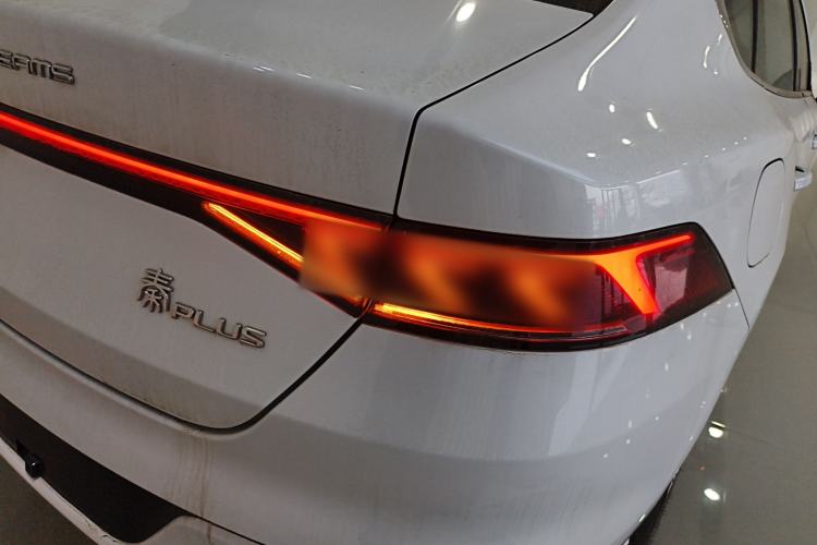 Used BYD Qin PLUS 2024 HONOR Edition DM-i 120KM Excellence Model
