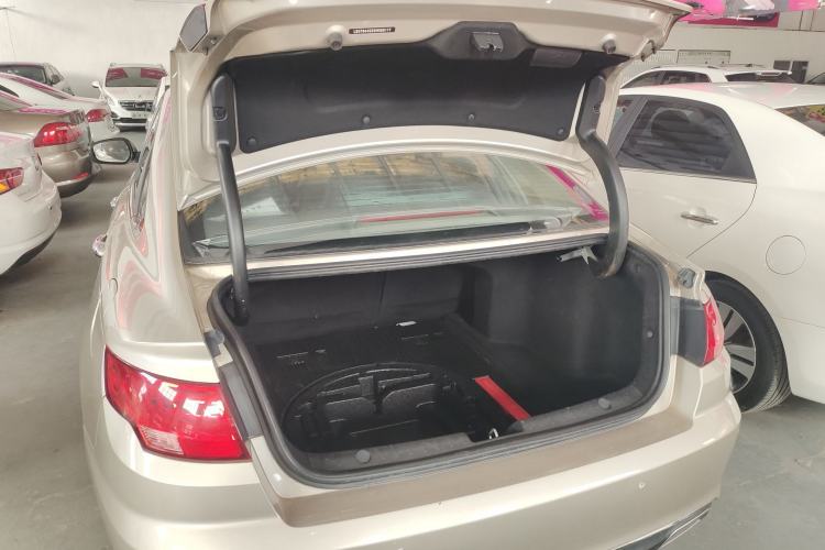 Used Geely Auto Emgrand GL 2017 1.8L Manual Elite Model
