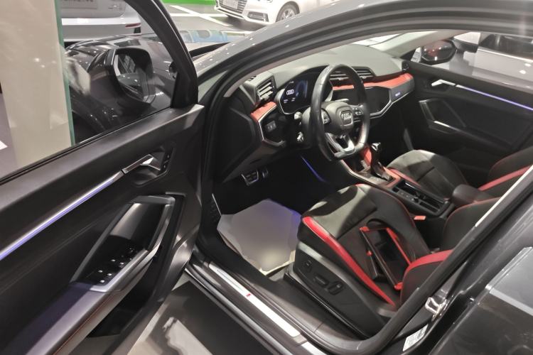 Used Audi Q3 2020 40 TFSI Fashion Dynamic Model
