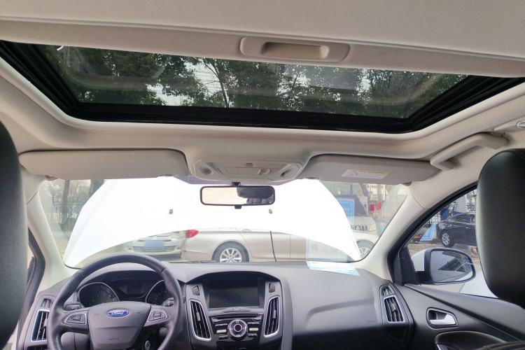 Used Ford Focus 2018 Sedan Classic 1.6L Automatic Trendy SmartDrive Edition
