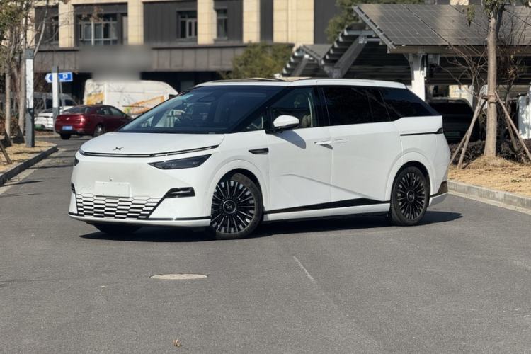 Used XPeng X9 2025 740 Ultra-Long Range Max
