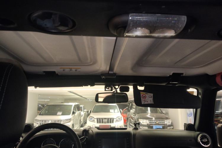 Used  Wrangler 2014 3.0L Sahara Four-Door Edition
