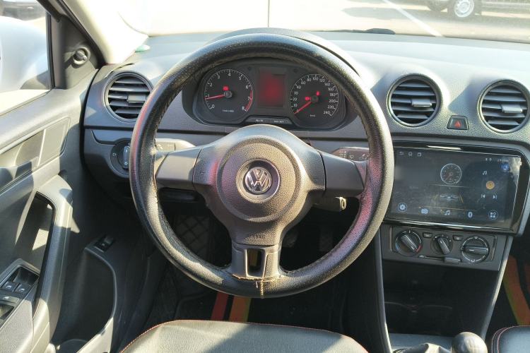 Used Volkswagen Jetta 2015 1.6L Manual Fashion Edition