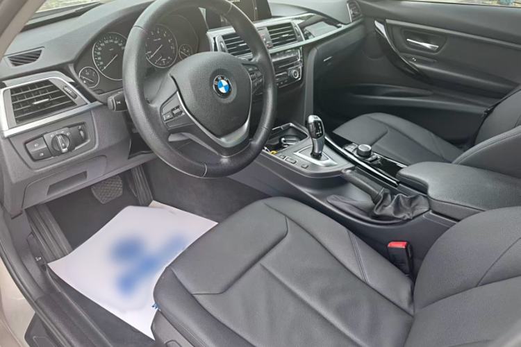 Used BMW 3 Series 2016 320Li Ambition Model
