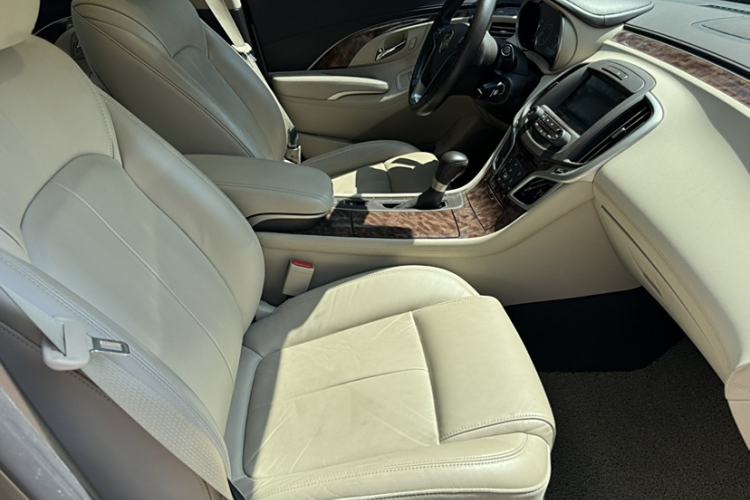 Used Buick LaCrosse 2013 2.4L SIDI Leading Comfort Version
