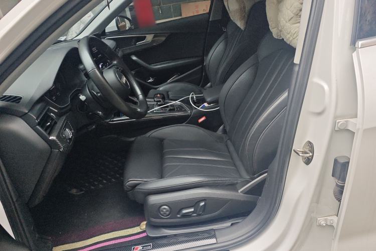 Used Audi A4L 2022 40 TFSI Luxury Dynamic Model
