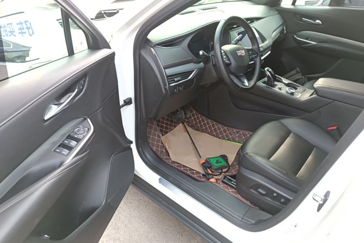 Used Cadillac XT4 2021 28T Two-Wheel Drive Leading Version